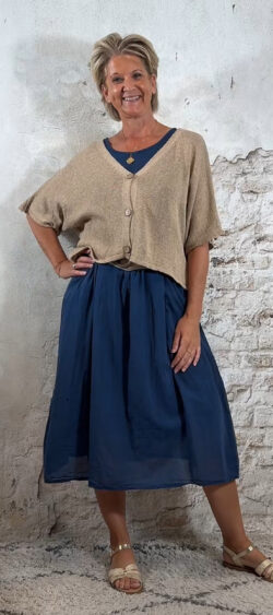 130693. Oversized ibiza vestje kort camel