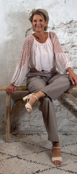134334. Ailan zijden blouse met kant en voering roze