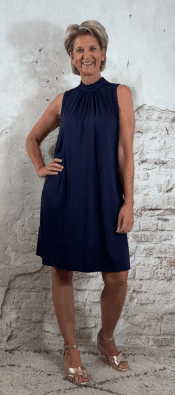 134338. Ailan semi travel jurk mouwloos met strik donkerblauw