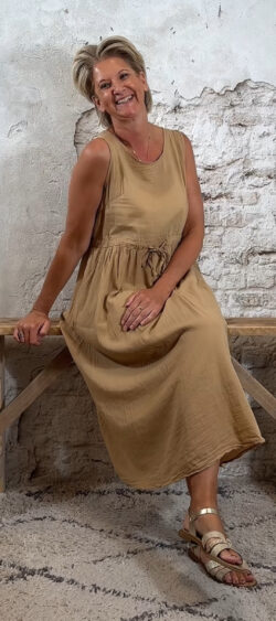 134317. Cotton koord dress camel