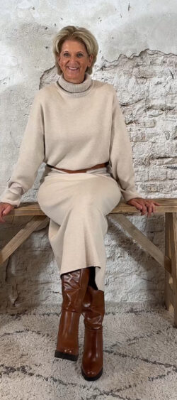 144477. LAATSTE 2! Evy oversized coltrui zand, combi set mogelijk!