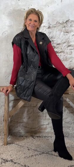 145460. 145460. Evy gewatteerde bodywarmer zwart (7 oktober op voorraad, je kunt al bestellen)