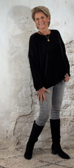 146549. Iris velourse koord sweater zwart