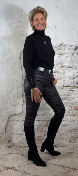 146602. Evy luxe coltrui - Zwart