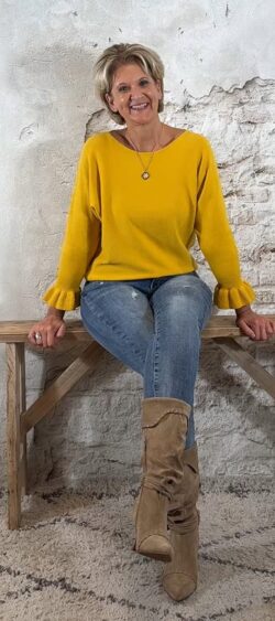 149012. Iris pullover ruffle maïs (21 oktober weer op voorraad, je kunt al bestellen)