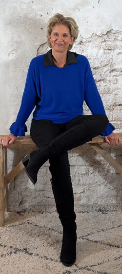 149008. Iris pullover ruffle kobalt