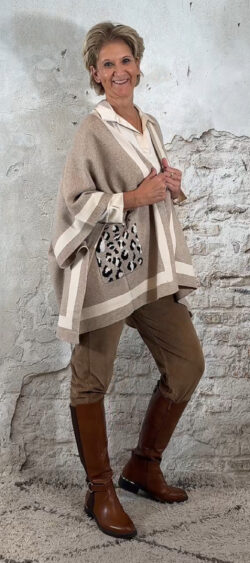 137963. Ava luxe omslagvest beige
