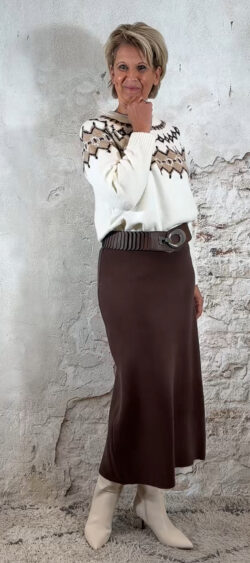 144522. Evy gebreide rok bruin, combi set mogelijk!