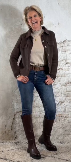 253022. Steffy Gebreid Jasje Bruin