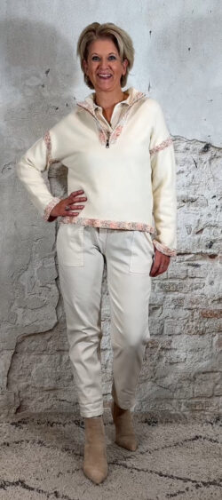 253027. Steffy pullover met rits col beige