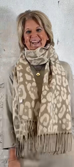 154131. Suus sjaal lio print