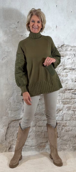 153995. Juul allround knit sweater khaki