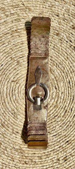 76486. Elastische riem goud vintage mat zilveren ronde gesp