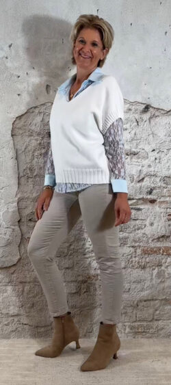 MC-8202-38. Jeans elastische taille beige. (Maat L is 18 februari weer op voorraad, je kunt al bestellen)