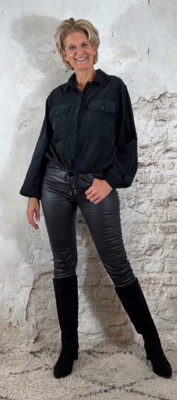 Leatherlook button zwart