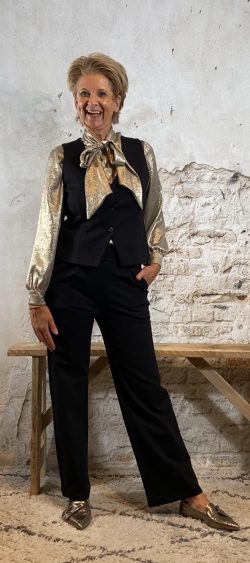 96638. Semi travel gilet zwart OUTLET