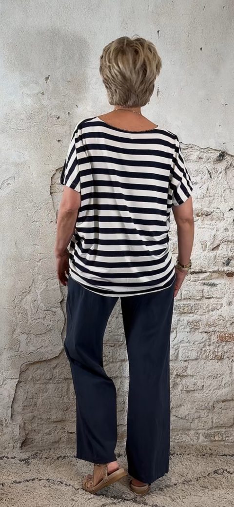 Streepshirt Baboux achterzijde – luchtige pasvorm met stretch