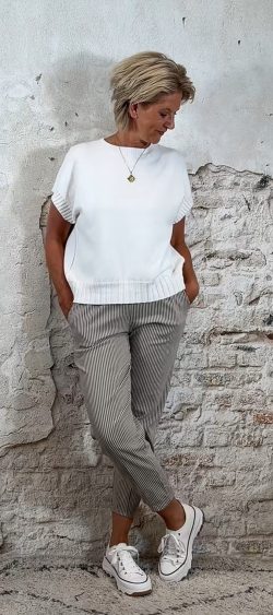 118931. Oversized zomer pullover kapmouw off white (16 juni weer op voorraad, je kunt al bestellen)
