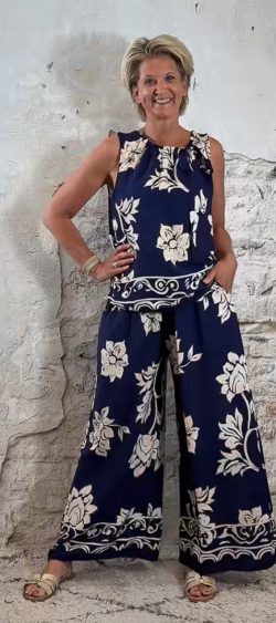 127049. Wijde viscose broek blauw/beige-combi mogelijk (3 juni weer op voorraad, je kunt al bestellen)