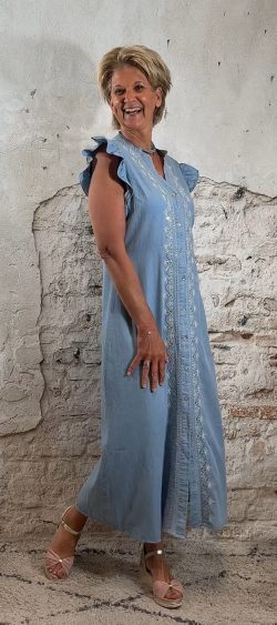 Doorknoop jeans jurk met ruffle mouw