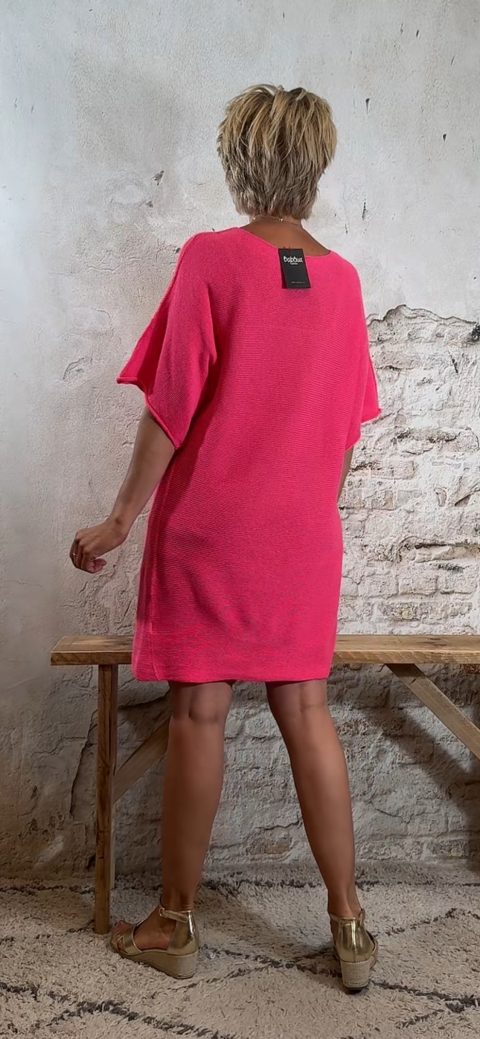 Gebreide tuniek framboos ibiza stijl achterkant