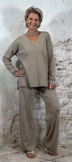 128505. Gebreide broek Voyage taupe combi set mogelijk!