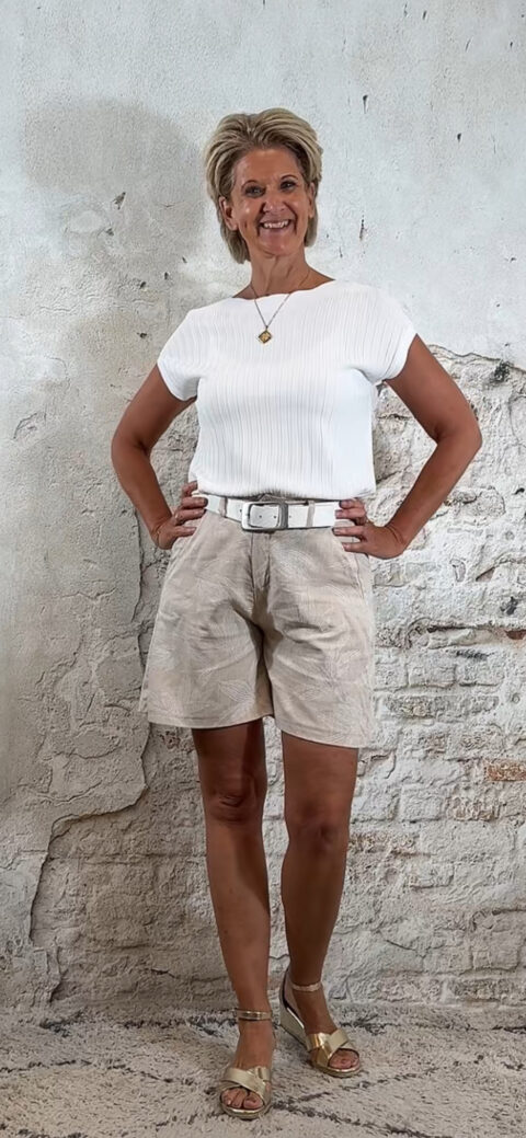 Vi-Lin short zand met leafprint vooraanzicht