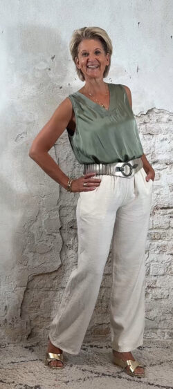 129602. Len glans top elastische zoom khaki