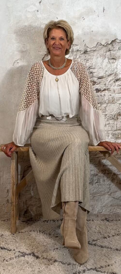 128270. Ailan zijden blouse met kant en voering beige