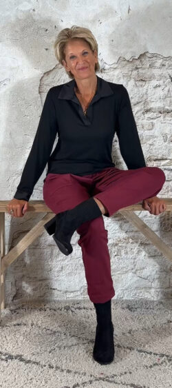 133652. Basic polo longsleeve zwart
