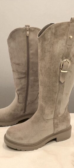D82. Buckle boots zand, hoge laarzen
