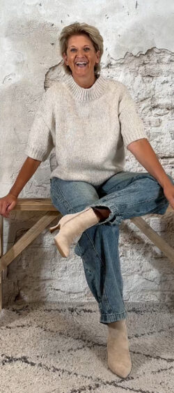 142148. Evy pullover met wol korte mouw beige