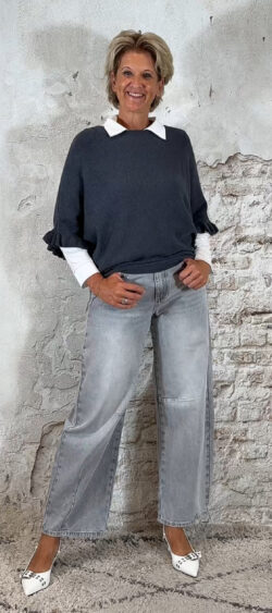 142279. Bibi vlindertrui met ruffle steel