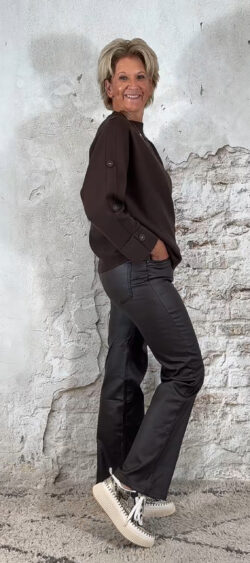 HS-5895-28. Leatherlook bootcut jeans bruin