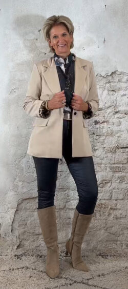 144531. Evy blazer beige