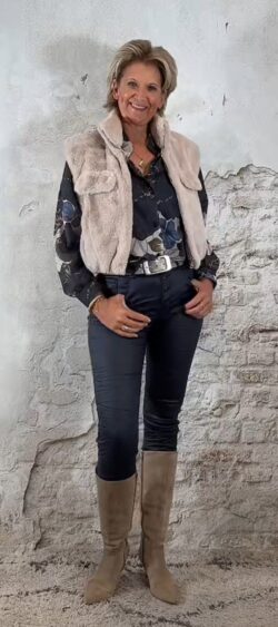 HS-5889-3. Leatherlook button donkerblauw