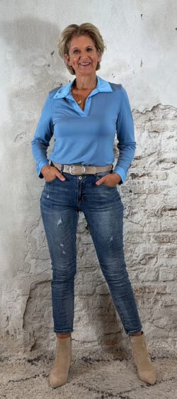 145465. Basic polo longsleeve lichtblauw