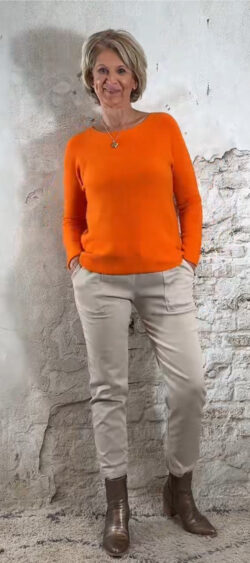 151042. LAATSTE 2! Iris basic pullover pumpkin.