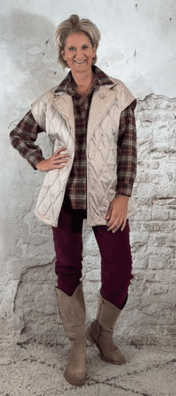 145457. Evy gewatteerde bodywarmer zand