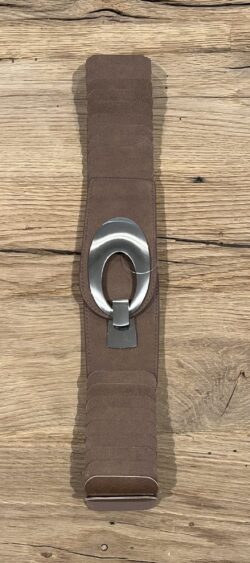 151224. Elastische riem bruin met matte ovale gesp