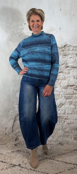 147880. Elza turtle pullover color stripe blue