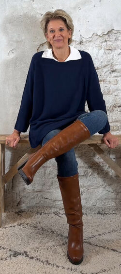 151032. Iris oversized basic pullover donkerblauw