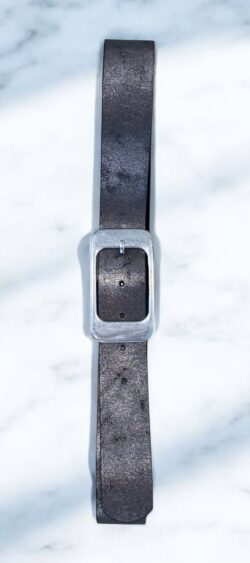 151637. Broekriem brons gesp 1