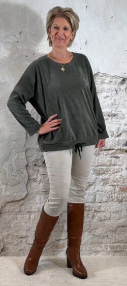 152168. LAATSTE! Iris velourse koord sweater khaki