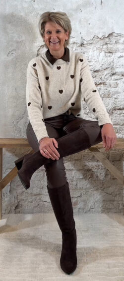 253008. Steffy pullover hearts beige