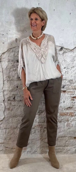 147945. Ailan allround stretch broek taupe.