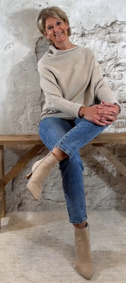 156890. Ailan upside down pullover zand