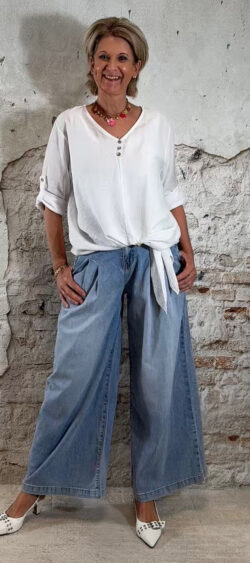 MC-5358. Elza super wide leg jeans light blue.