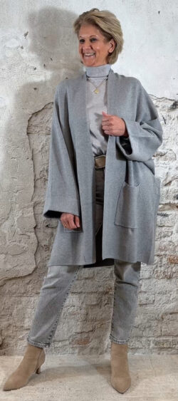 157644. Deal! Oversized vest grijs.