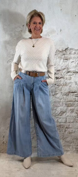 MC-5358. Elza super wide leg jeans light blue.
